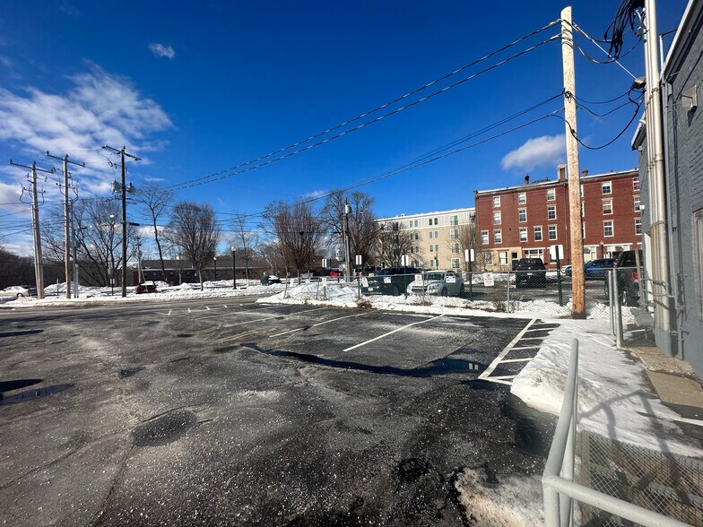 21 Main St, Rochester, NH à louer - Photo du bâtiment - Image 3 de 37