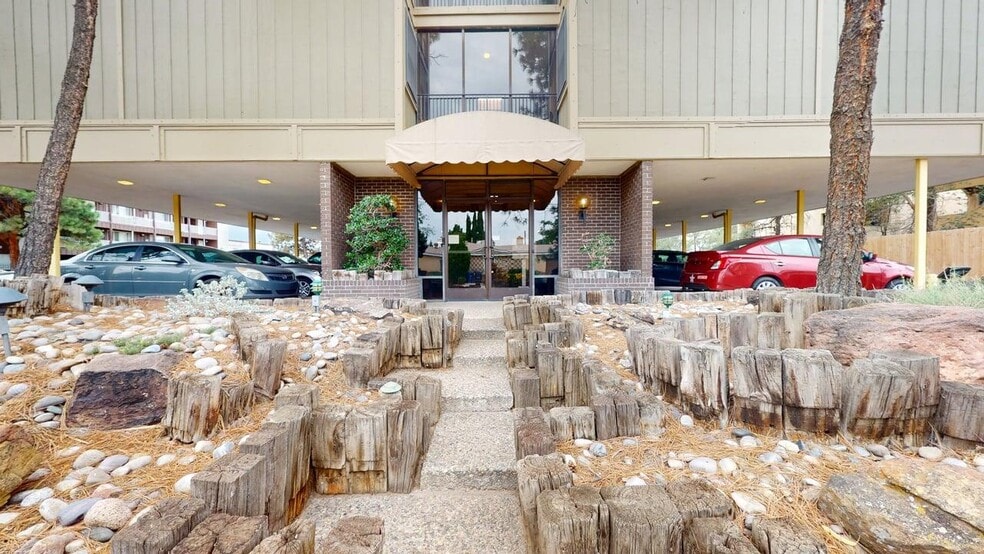 317 Palomas Dr NE, Albuquerque, NM for sale - Building Photo - Image 2 of 26