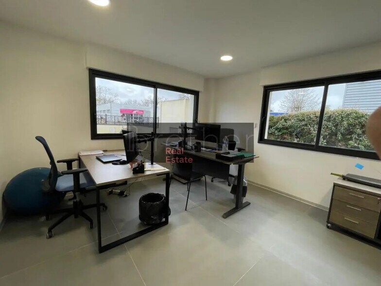 Office in Cestas for lease - Interior Photo - Image 3 of 8