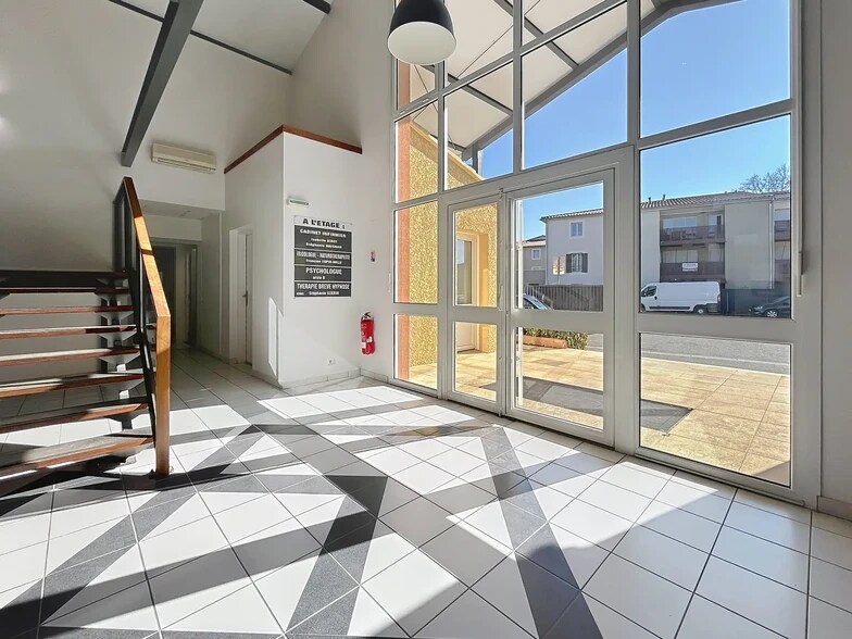 8 Avenue Jean Rioufol, Monteux for lease - Interior Photo - Image 3 of 20