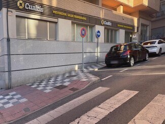 Plus de détails pour Multi-résidentiel à vendre