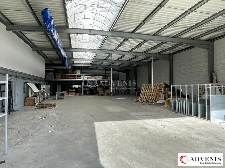 Flex dans Saint-Médard-en-Jalles à louer - Photo du bâtiment - Image 3 de 6