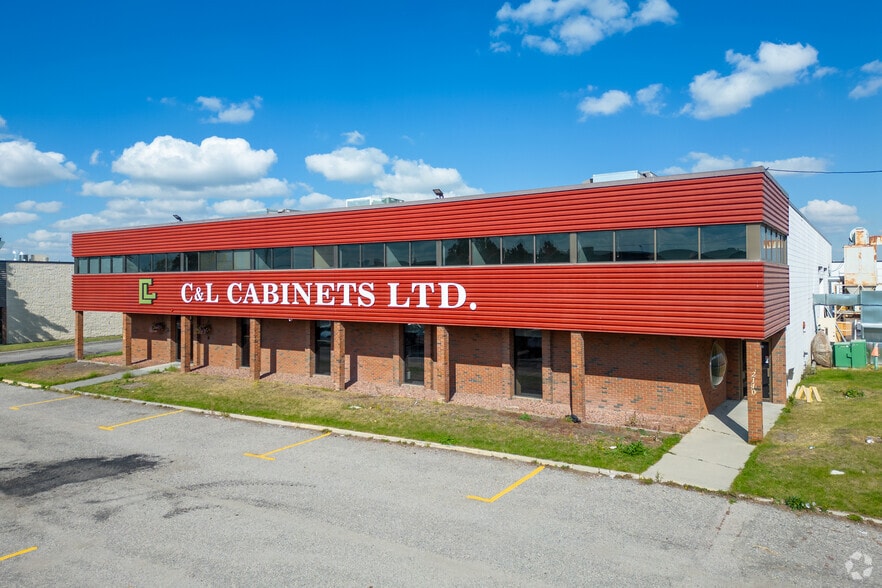 2140 39 Av NE, Calgary, AB for sale - Primary Photo - Image 1 of 1