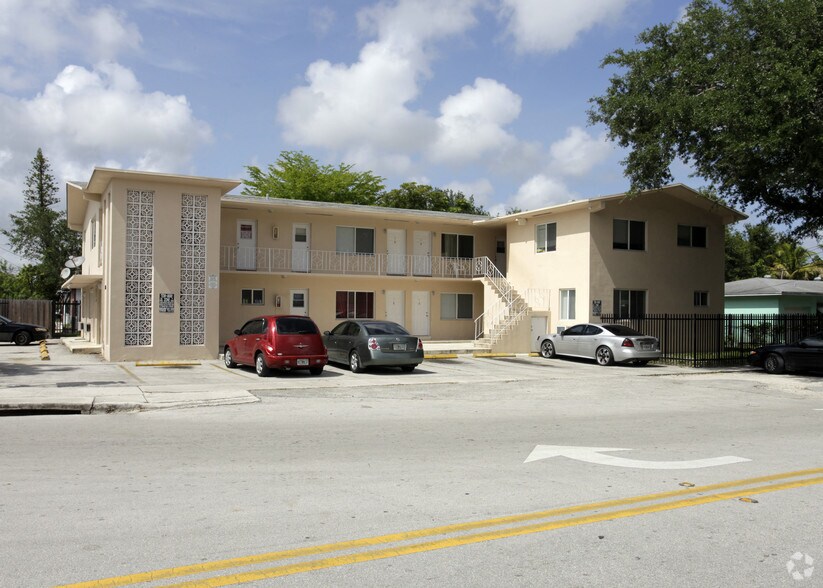 14305 NE 6th Ave, North Miami, FL à vendre - Photo du bâtiment - Image 2 de 8
