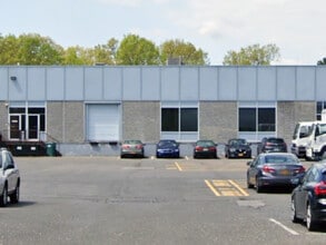 200 Corporate Blvd S, Yonkers, NY for lease Building Photo- Image 2 of 5