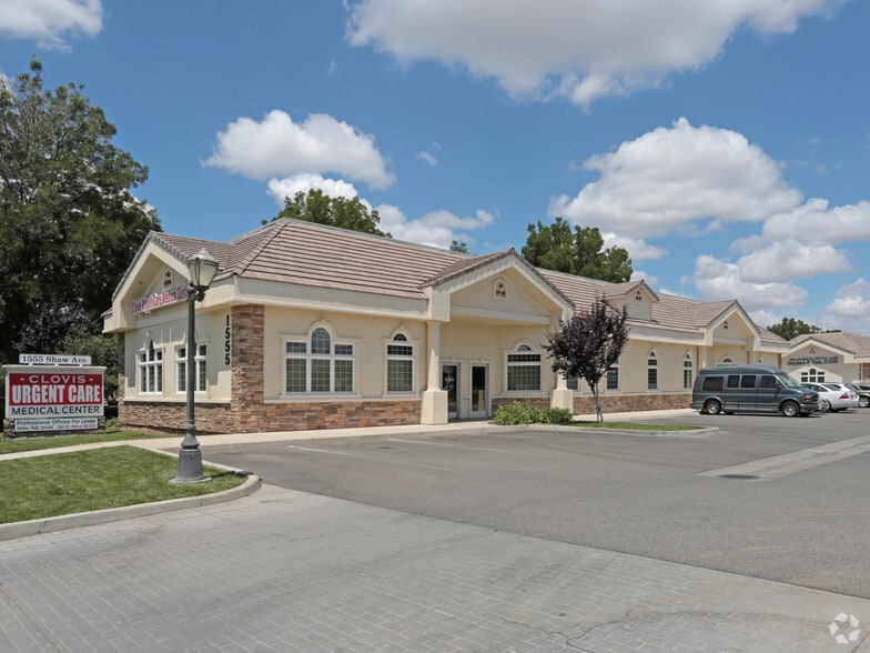 1555 Shaw Ave, Clovis, CA à louer - Photo principale - Image 2 de 3