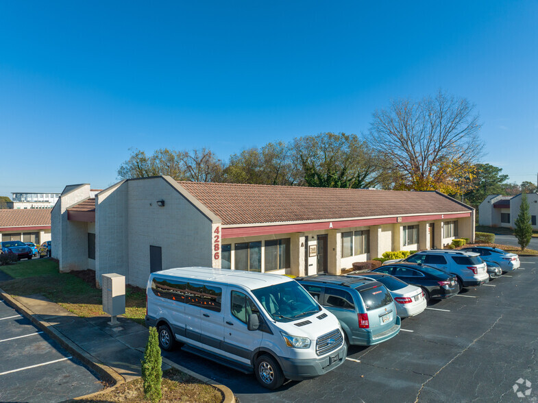 4286 Memorial Dr, Decatur, GA for lease - Primary Photo - Image 1 of 3