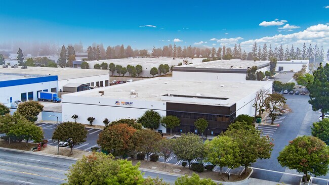 Plus de détails pour 601 S Dupont Ave, Ontario, CA - Industriel à vendre