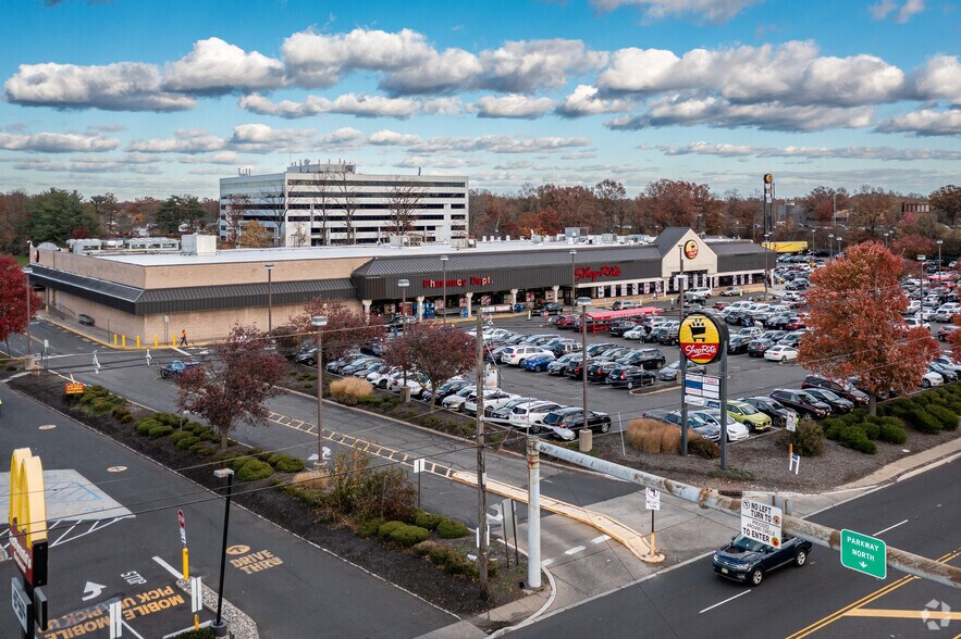 70-76 Central Ave, Clark, NJ à louer - Photo du bâtiment - Image 3 de 8