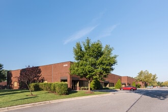 910 Cromwell Park Dr, Glen Burnie, MD for lease Building Photo- Image 1 of 2