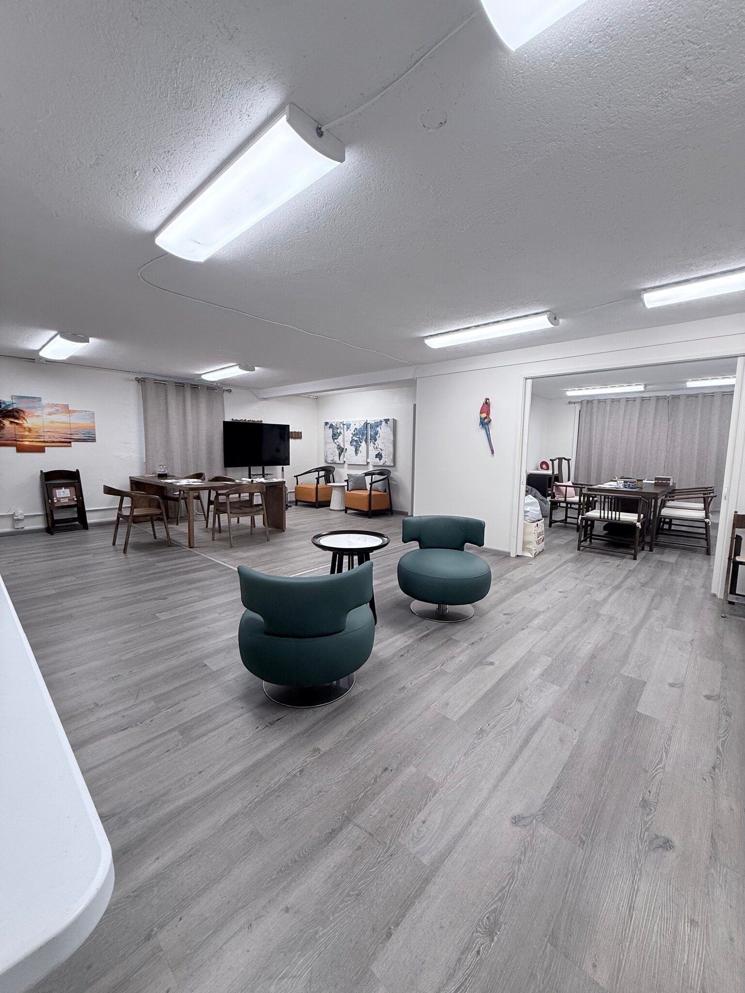 2130 N King St, Honolulu, HI for lease Interior Photo- Image 1 of 15