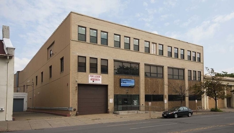 1285 Main St, Buffalo, NY à louer - Photo du bâtiment - Image 1 de 3