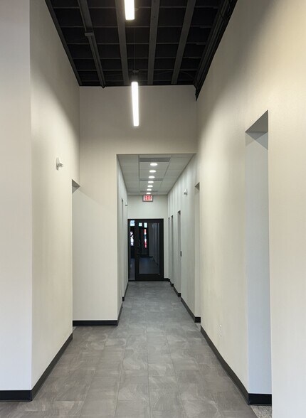 203 N Main St, Weatherford, TX à louer - Photo du bâtiment - Image 2 de 10