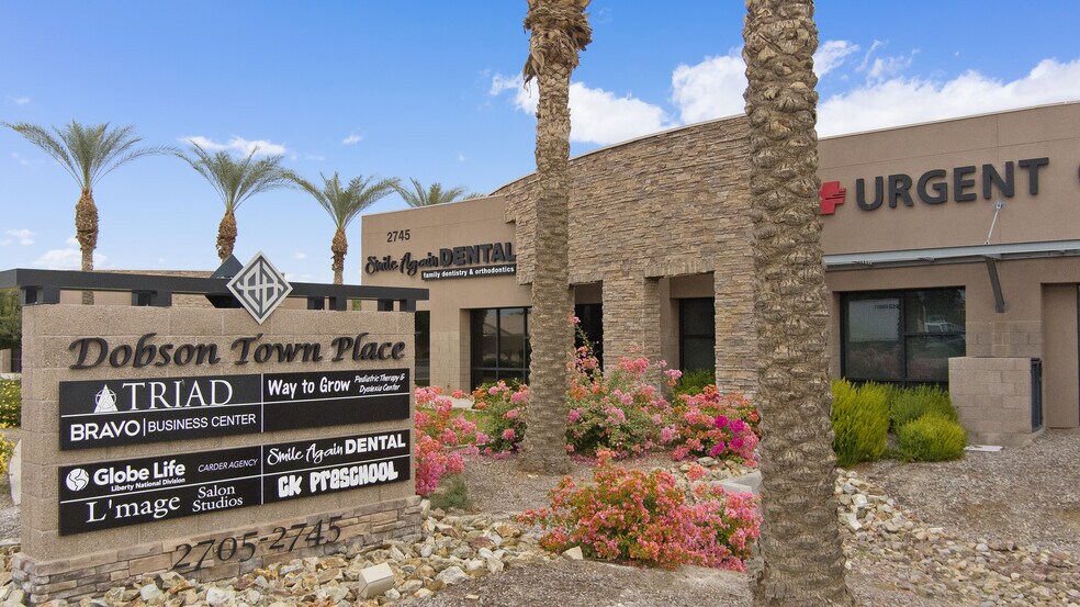 2705 S Alma School Rd, Chandler, AZ à louer - Photo du bâtiment - Image 3 de 13
