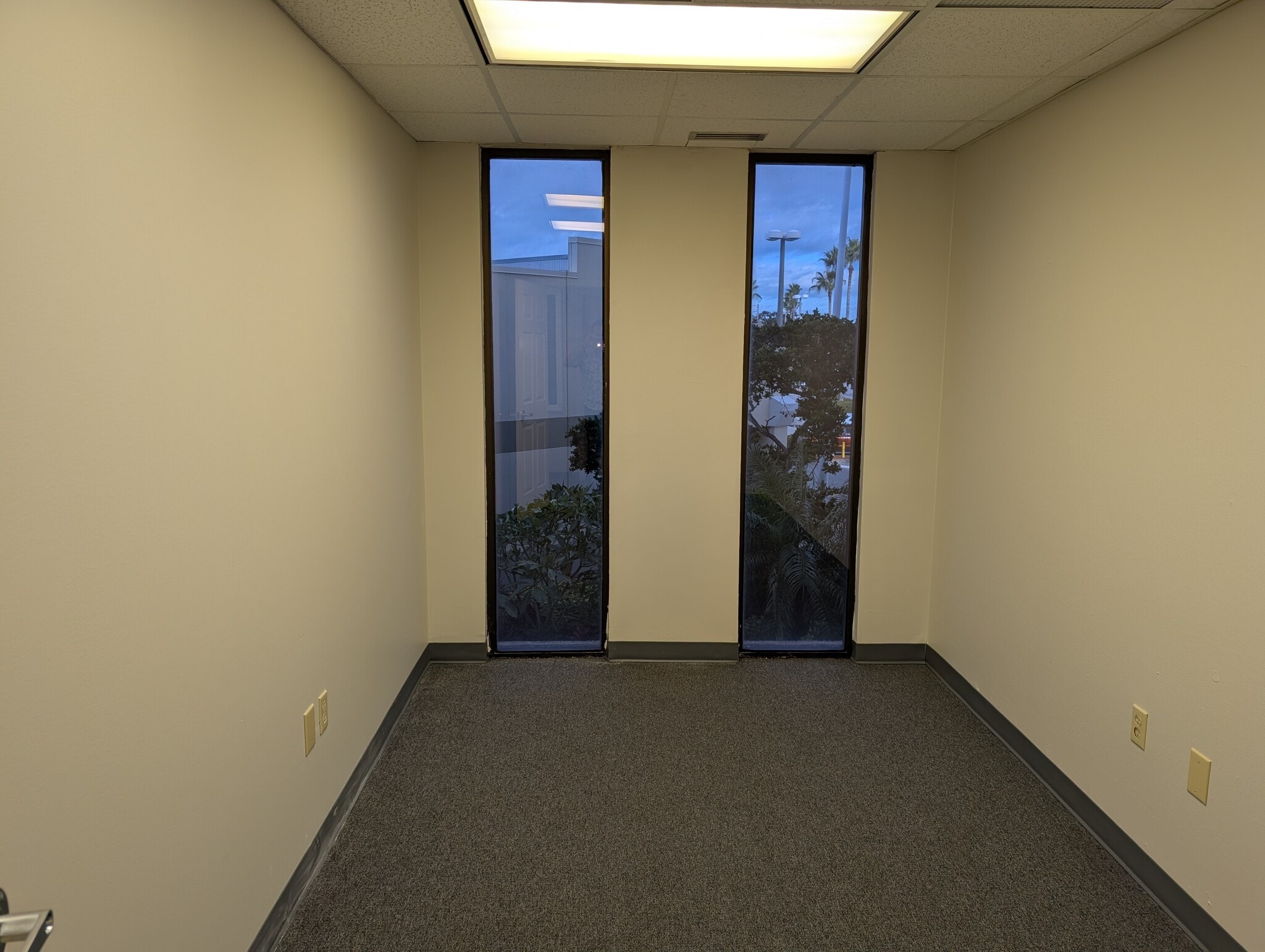 801 W Bay Dr, Largo, FL à louer Photo intérieure- Image 1 de 14