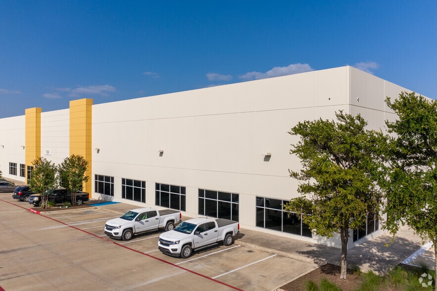 2251 Picadilly Dr, Austin, TX for lease - Building Photo - Image 3 of 10