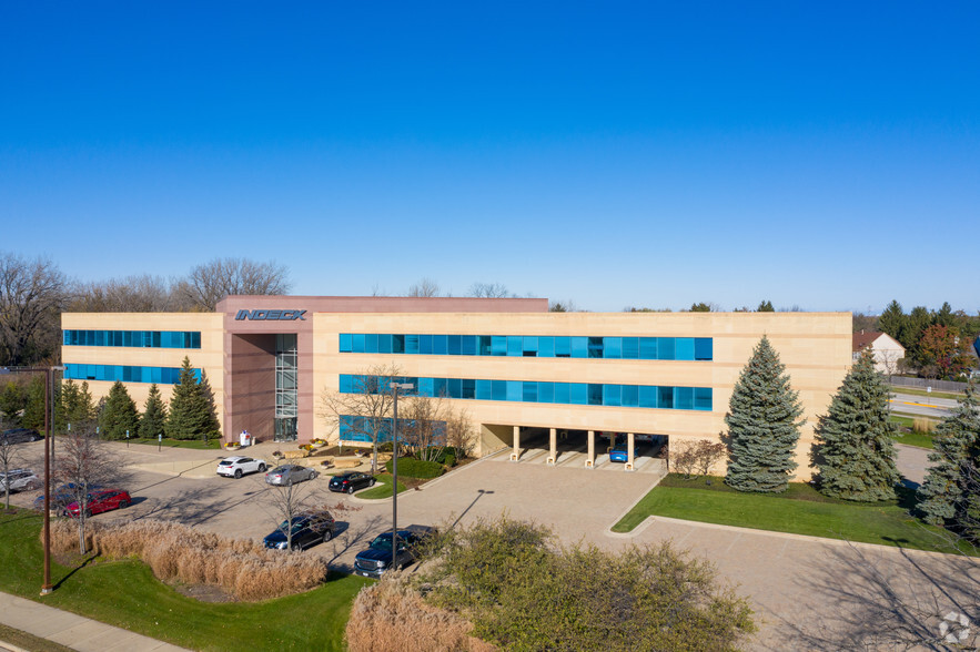 600 N Buffalo Grove Rd, Buffalo Grove, IL à louer - Photo du b timent - Image 3 de 9