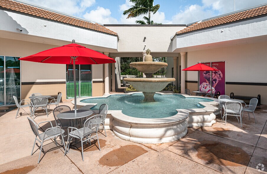 8637-8861 Stirling Rd, Cooper City, FL à louer - Photo du bâtiment - Image 2 de 7