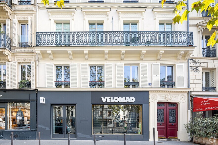 Immeuble residentiel dans Paris à vendre - Photo du bâtiment - Image 3 de 3