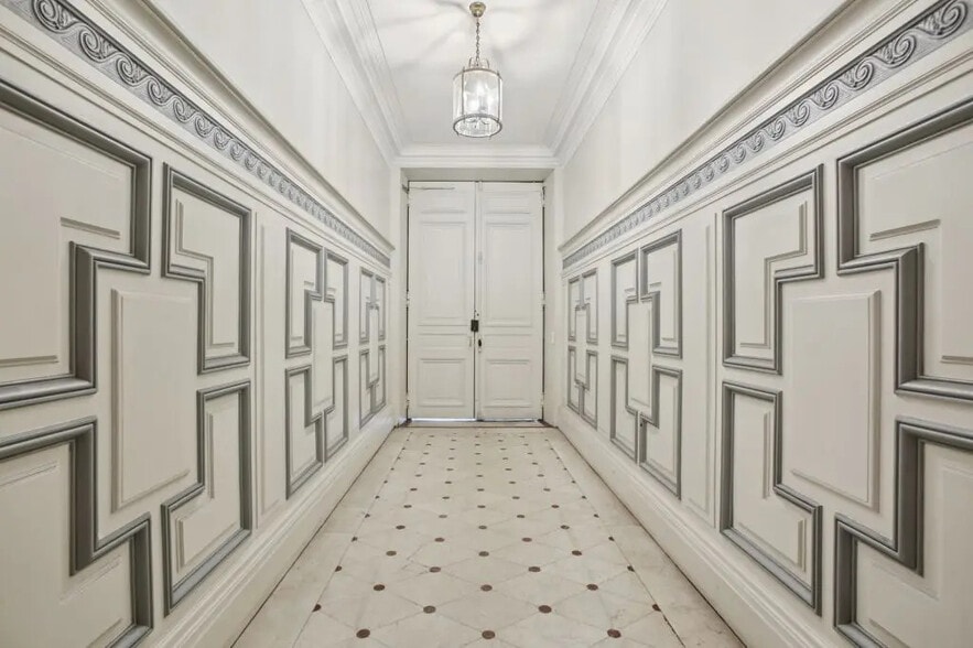 30 Avenue De L'Opera, Paris for sale - Interior Photo - Image 2 of 9