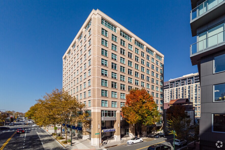 7735 Old Georgetown Rd, Bethesda, MD à louer - Photo du bâtiment - Image 2 de 6