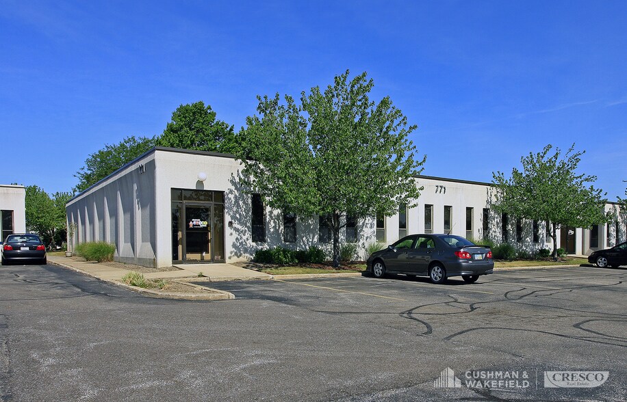 767 Beta Dr, Mayfield Village, OH à louer - Photo du bâtiment - Image 3 de 4