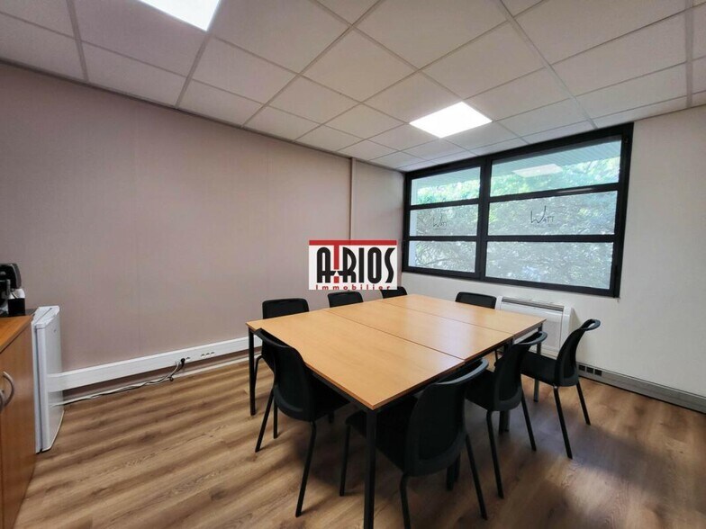Local d'activités dans La Seyne-sur-Mer à vendre - Photo du bâtiment - Image 3 de 12