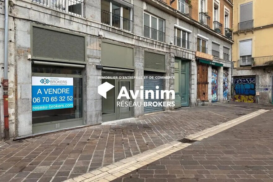 Retail in Grenoble for sale - Building Photo - Image 1 of 25