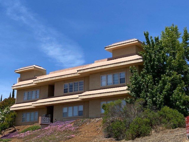 1010 Camerado Dr, Cameron Park, CA à vendre - Photo du bâtiment - Image 2 de 9