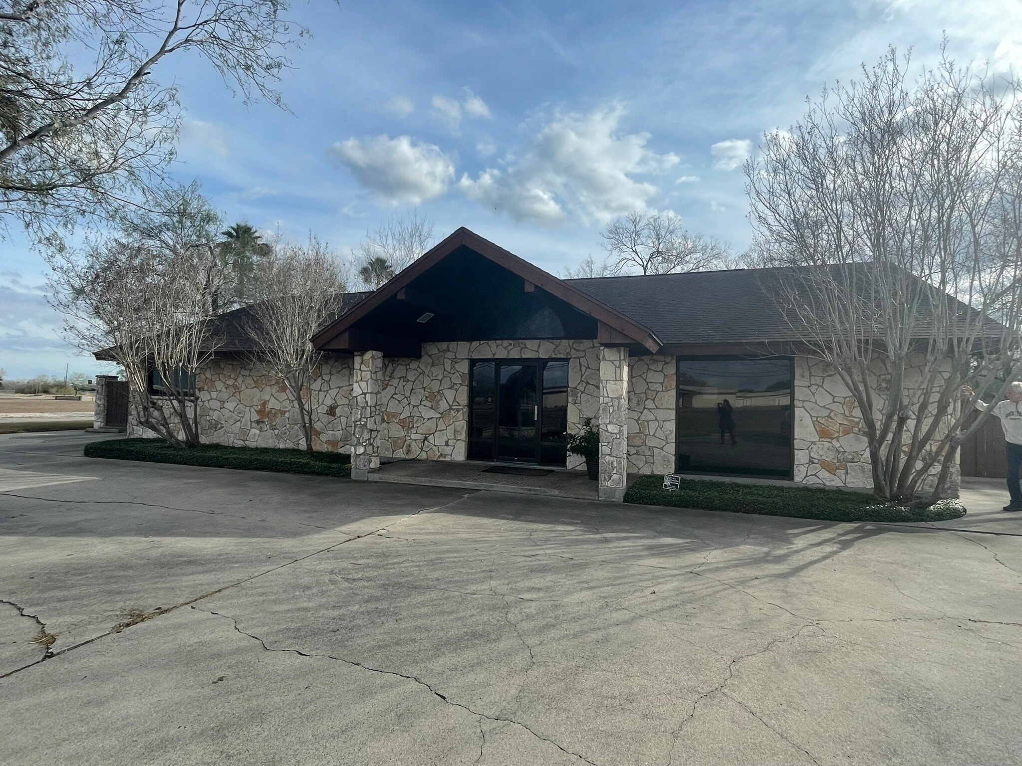 325 General Cavazos Blvd, Kingsville, TX à vendre Photo principale- Image 1 de 11