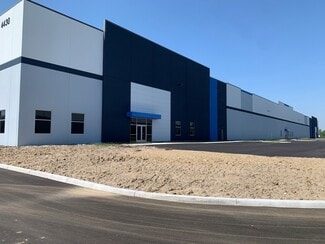 Plus de détails pour Ronald Reagan Pky, Brownsburg, IN - Industriel à louer