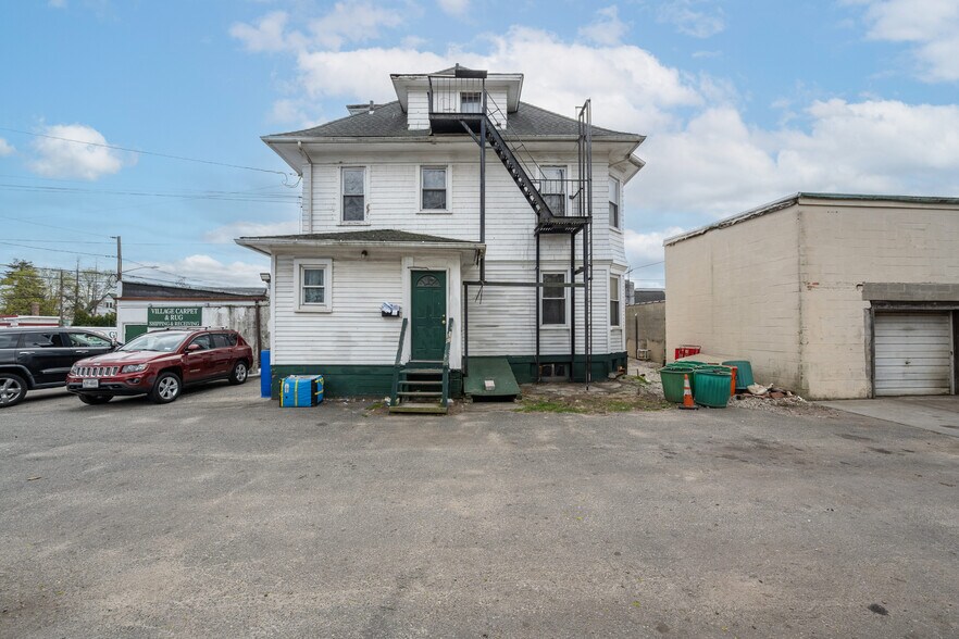 349 Hempstead Ave, West Hempstead, NY for sale - Primary Photo - Image 1 of 12