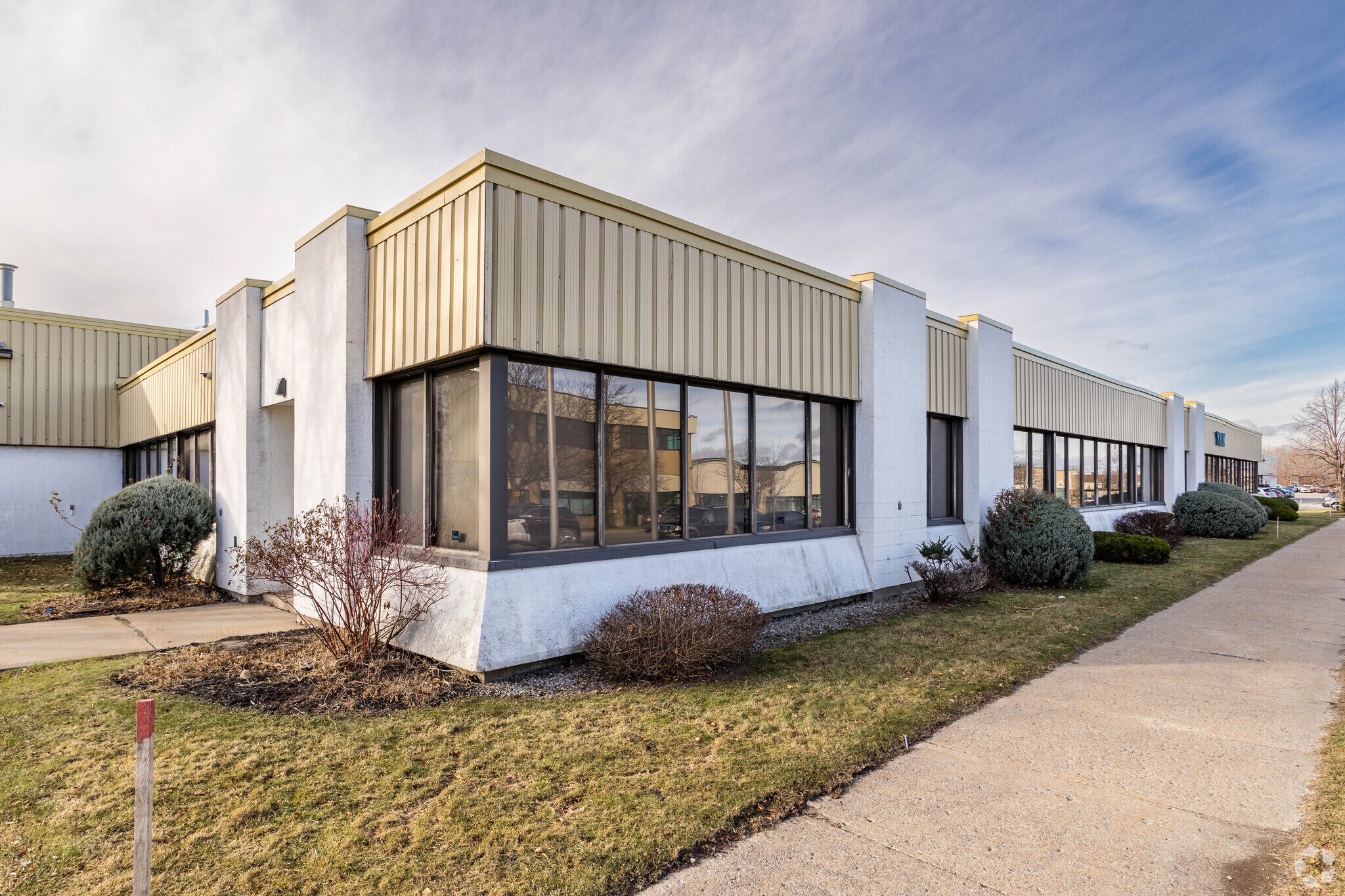 3939 Boul Thimens, Montréal, QC à vendre Photo principale- Image 1 de 1