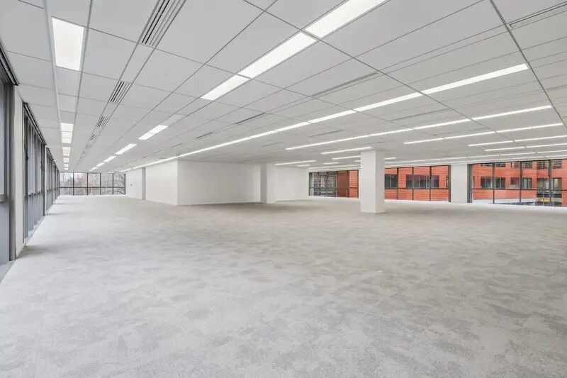 Bureau dans Paris à louer - Photo du bâtiment - Image 3 de 18