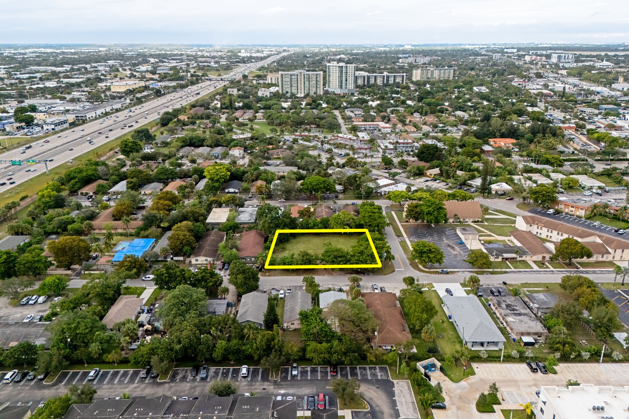 725-731 10th St, Pompano Beach, FL portefeuille de 2 propriétés à vendre sur LoopNet.ca Photo principale- Image 1 de 2