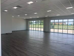 520 S Great Southwest Pky, Grand Prairie, TX for lease Interior Photo- Image 2 of 3