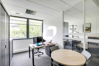 Office in Saint-Priest for lease Interior Photo- Image 2 of 3