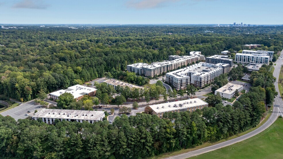 3709 National Dr, Raleigh, NC à louer - Photo du bâtiment - Image 3 de 7