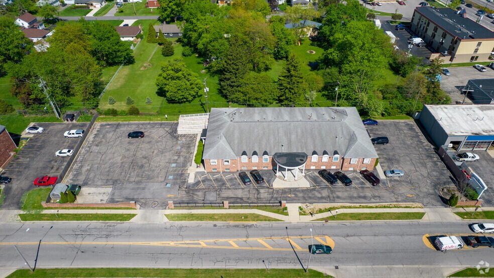 50 Old Village Rd, Columbus, OH à louer - Aérien - Image 2 de 25