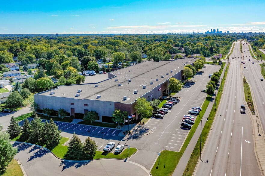 5500-5534 Lakeland Ave, Crystal, MN à louer - Photo du bâtiment - Image 3 de 10