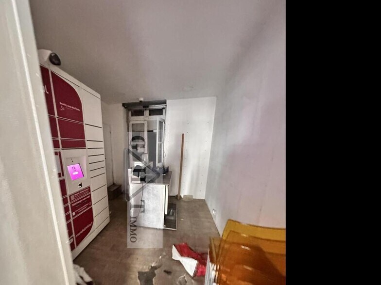 Retail in Alfortville for lease - Interior Photo - Image 3 of 3