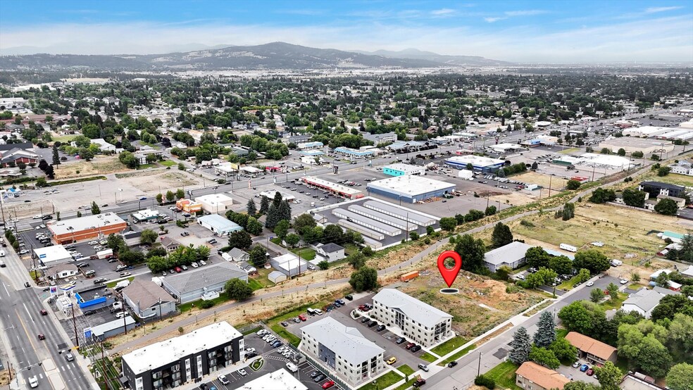 12419 3rd ave, Spokane Valley, WA for sale - Primary Photo - Image 1 of 15