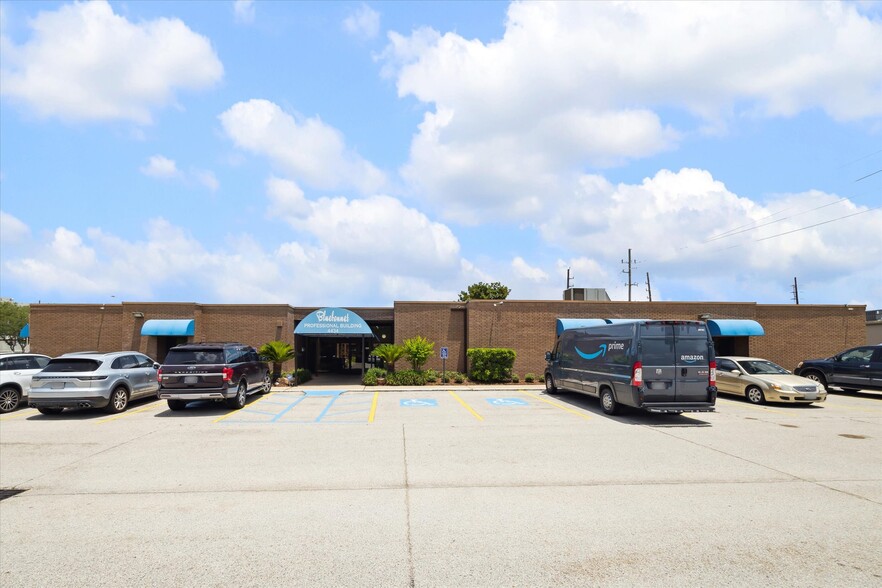 4434 Bluebonnet Dr, Stafford, TX for lease - Building Photo - Image 1 of 11