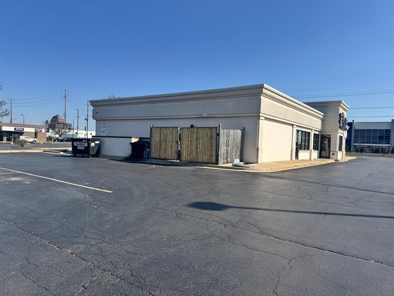 1144 Devon Ave, Elk Grove Village, IL for sale - Building Photo - Image 2 of 6