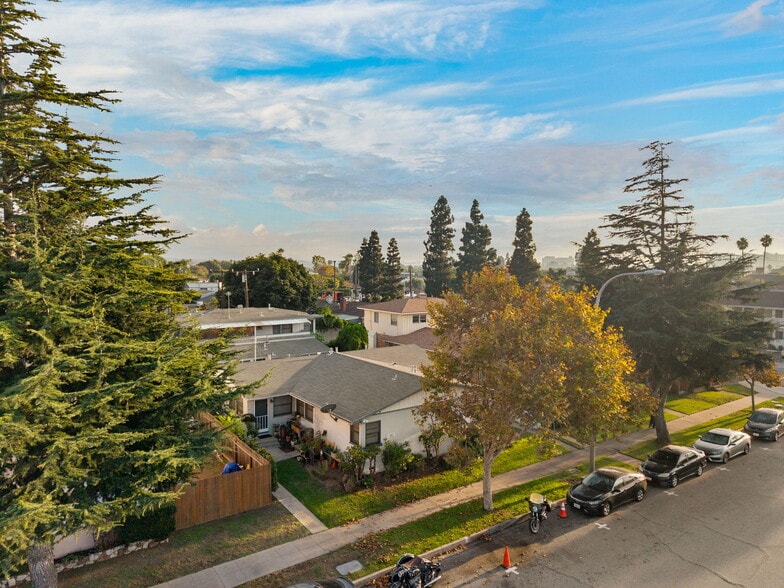 12510 Washington Pl, Los Angeles, CA à vendre - Photo du bâtiment - Image 2 de 11