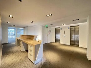 35 Avenue Franklin D. Roosevelt, Paris for lease Building Photo- Image 2 of 17