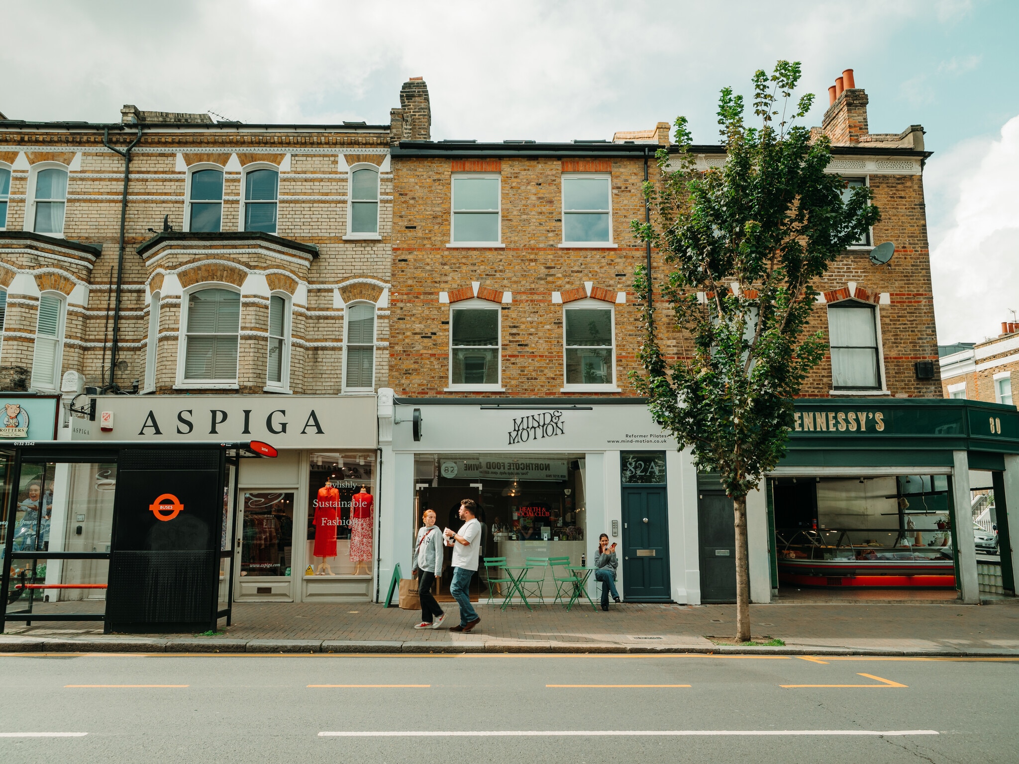82 Northcote Rd, London for sale Primary Photo- Image 1 of 6