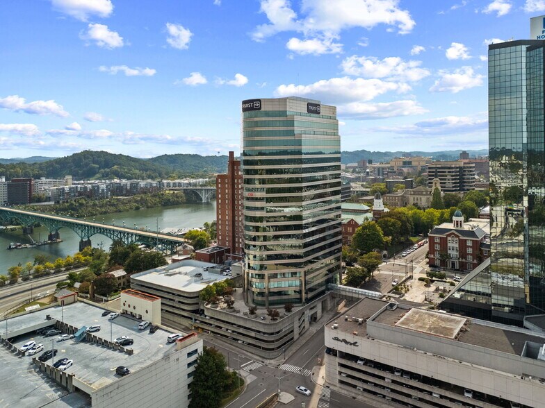 900 S Gay St, Knoxville, TN à vendre - Photo du bâtiment - Image 1 de 25