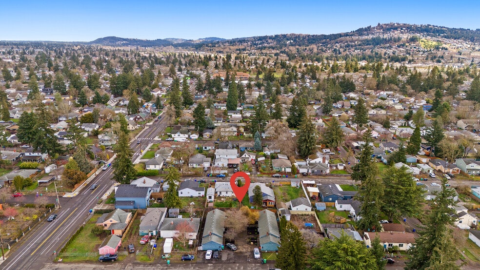 28 Unit Portfolio Offering portfolio of 3 properties for sale on LoopNet.ca - Building Photo - Image 2 of 16