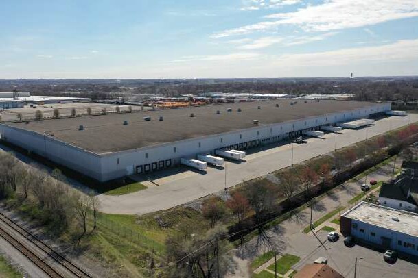 202 S Belmont Ave, Indianapolis, IN à louer - Photo du bâtiment - Image 3 de 9
